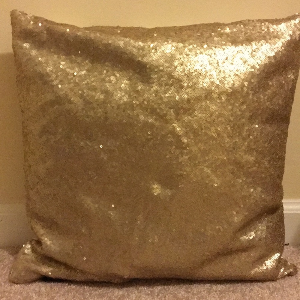 Decorative pillow